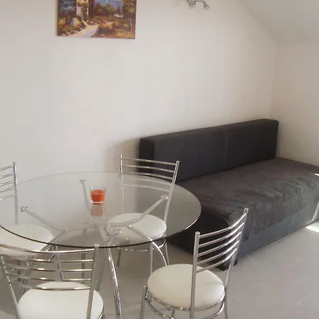 Sveta Nedilja 4610c * Jelsa (Hvar)